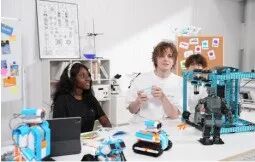 鲸鱼机器人登顶全球教育机器人销量冠军，全年销量超100万套(图3)